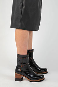 Heeled ankle boots RONDA Poncho Negro-Bruciato by Homers Shoes View 2