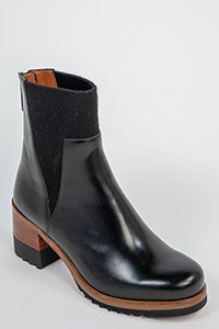 Heeled ankle boots RONDA Poncho Negro by Homers Shoes View 2