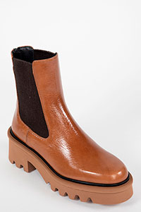 Heeled ankle boots LYS SuperLuxe Avellana by Homers Shoes View 2