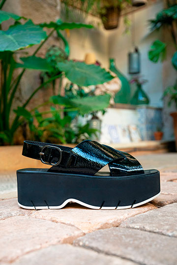21759 LUCA ReverseVernice Black Wedges By Homers