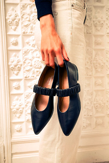 22013 CATY Supreme Black Flats By Homers